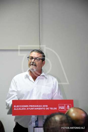 Gregorio Viera, anoche en el debate celebrado en la sede socialista de Telde (Foto TA)